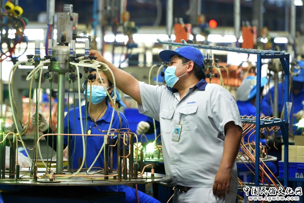 专访:中国投资助力泰国提振经济——访泰国“东部经济走廊”办公室秘书长朱拉